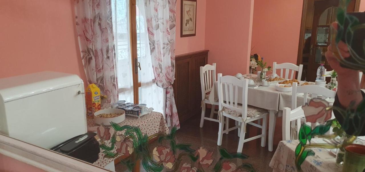 Villa Ferrari Oriella Solignano Nuovo Exteriér fotografie