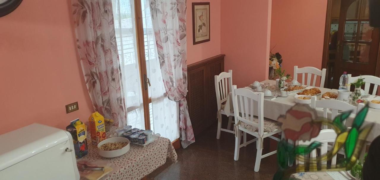Villa Ferrari Oriella Solignano Nuovo Exteriér fotografie